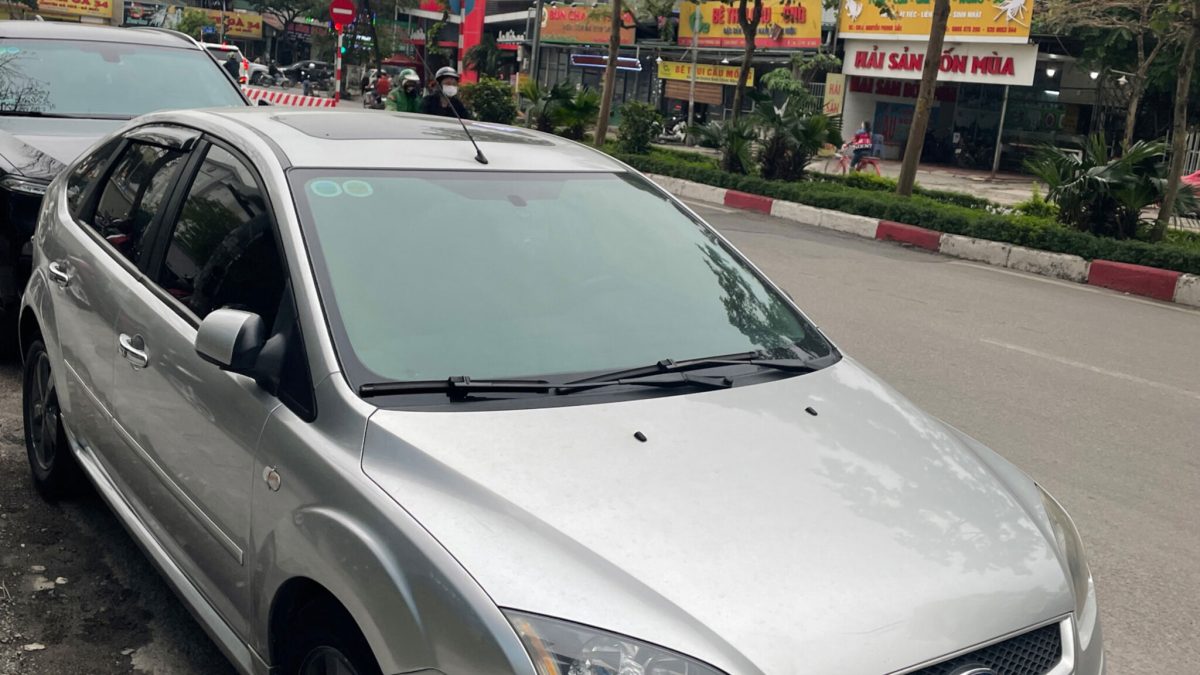 Xe hơi cũ ngoại thất đẹp có đáng mua không?